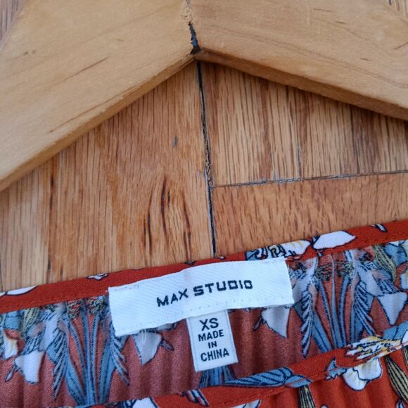 Max Studio Women's Crepe Pleated Blouse - Picture 6 of 6